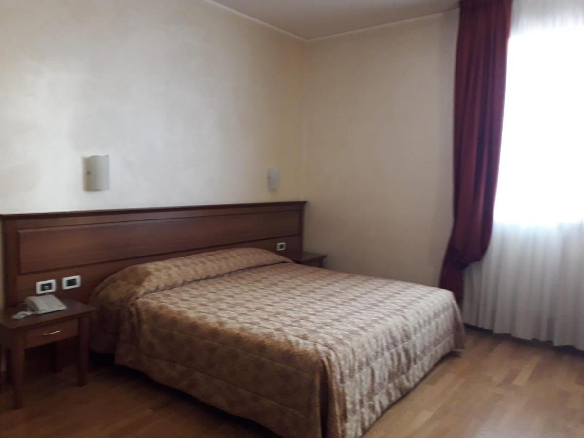 Albergo Ristorante Campanile Azzurro Villafranca Padovana 외부 사진